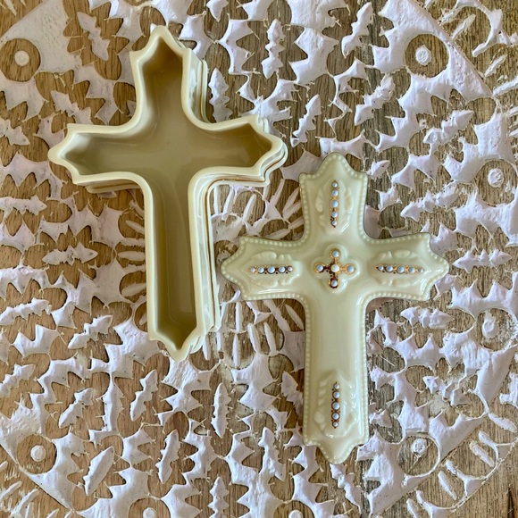 Lenox Vintage 1999 Collectible Porcelain China Heavenly Cross Trinket Box - Picture 4 of 8